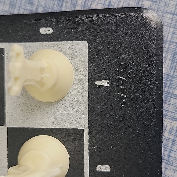 Vintage Spare-Times Chess and Checker Magnetic Travel Case Set. - Picture 8 of 16